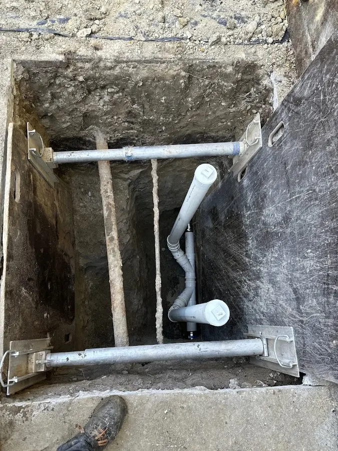 Experienced plumber completing Drain Cleaning work in Middle Smithfield